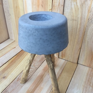 Macetero taburete ZEM con madera recuperada - Imagen 1