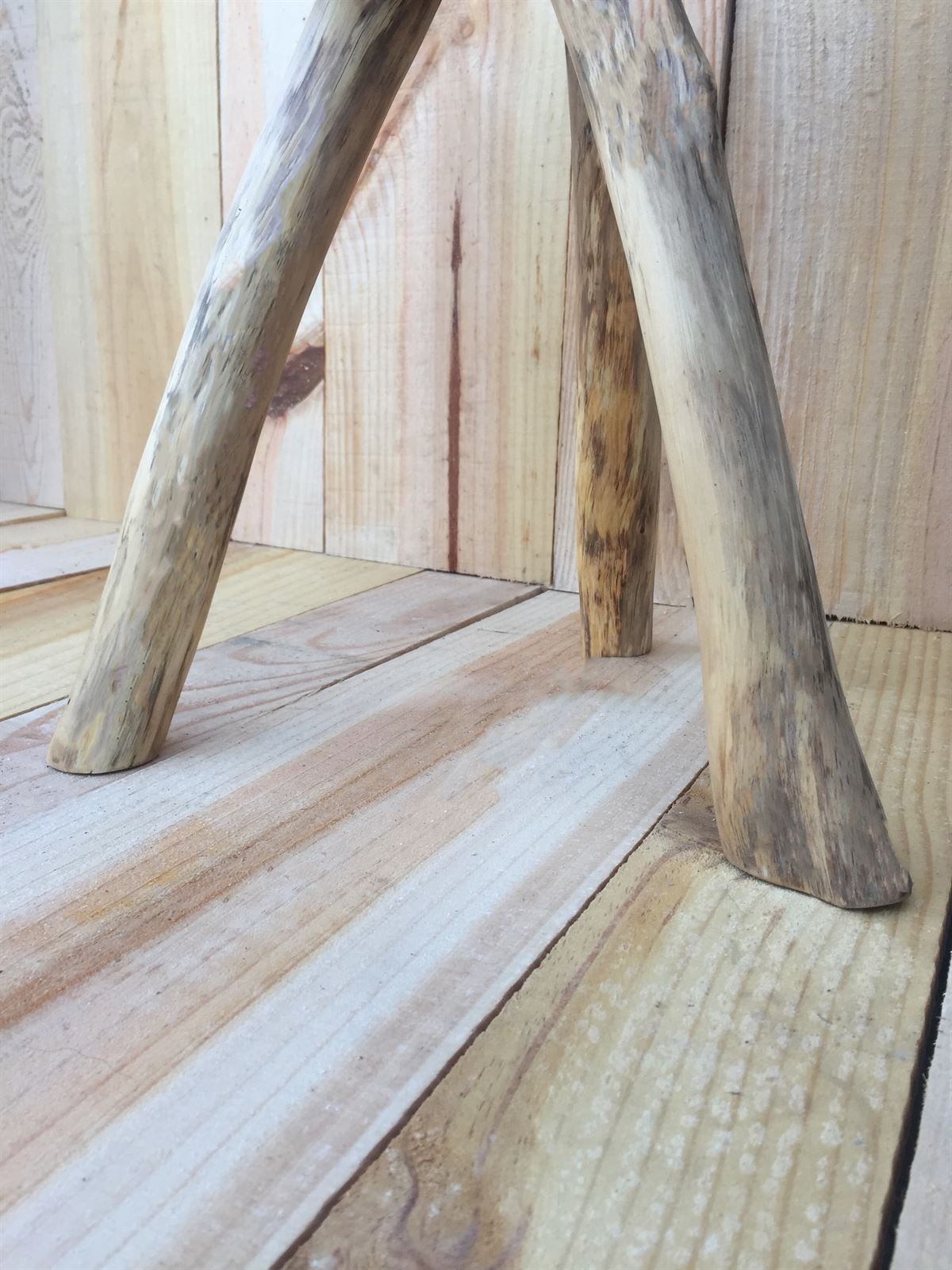Macetero taburete ZEM con madera recuperada - Imagen 2